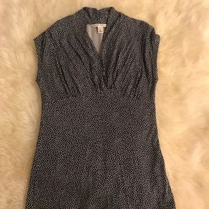 Banana Republic short sleeve V-neck Shirt